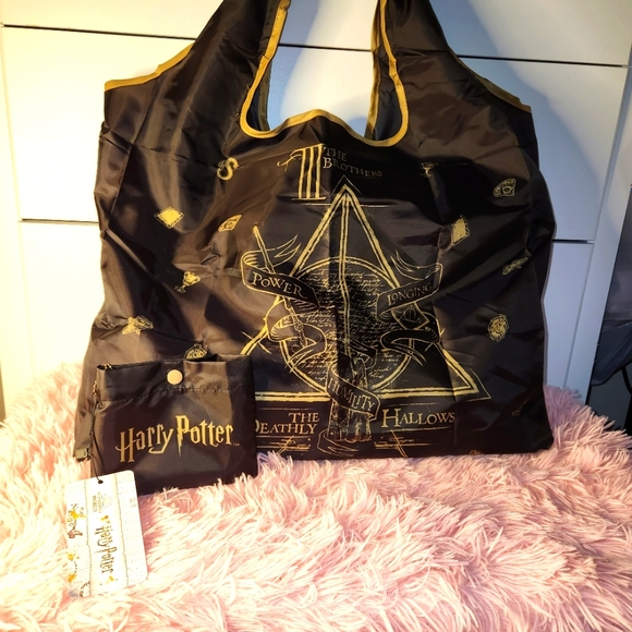 Warner Bros. Handbags - - HARRY POTTER  black Collectors  bag! NWT! (O4)
